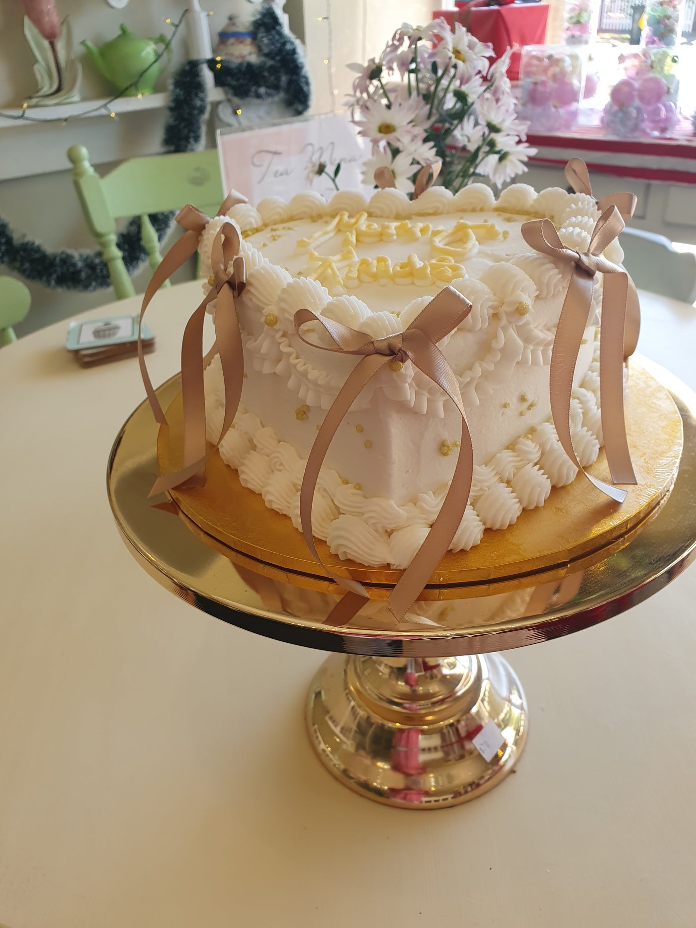 Christmas Gold - Hearts and Ribbons Cake