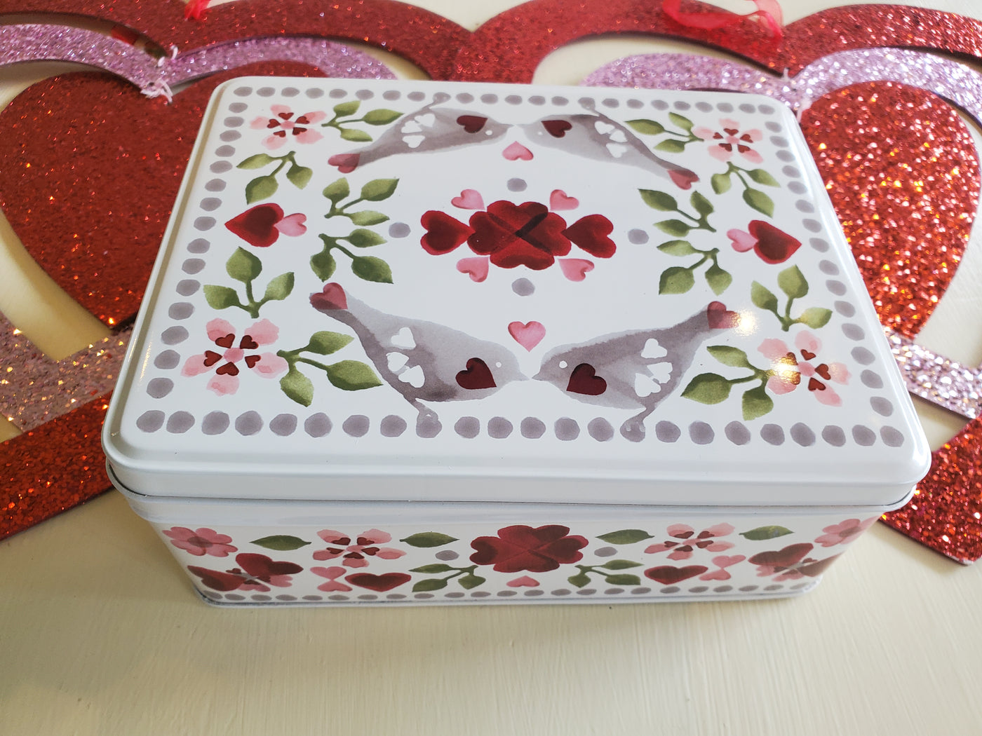 Valentines Day 2024 - Heart Cupcakes in Love Birds Tin.