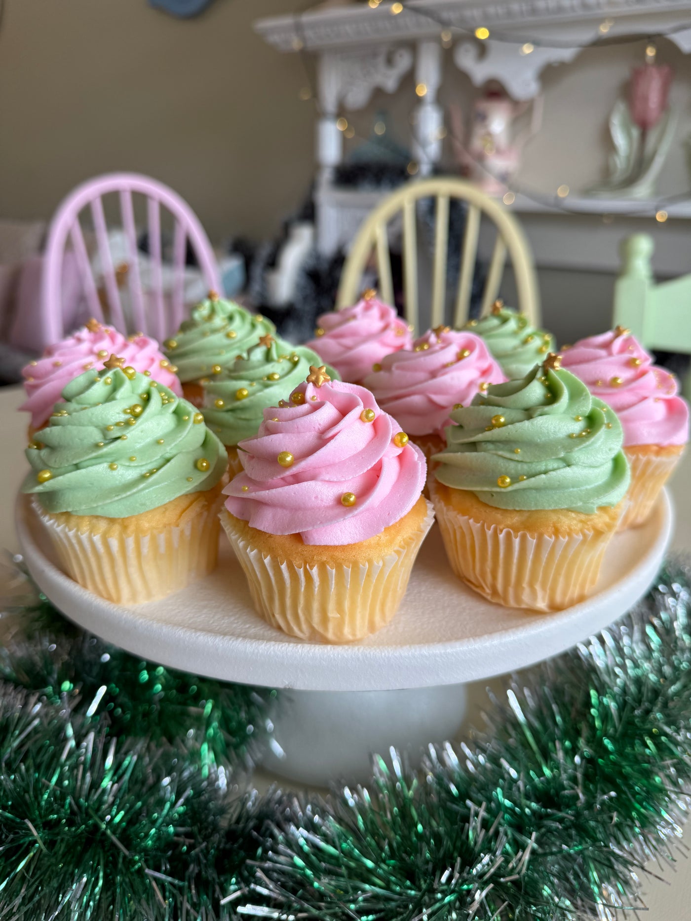 PINK & GREEN SWIRL XMAS CUPCAKES