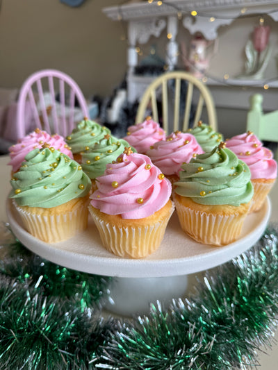 PINK & GREEN SWIRL XMAS CUPCAKES