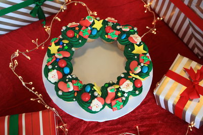 Kitschy Christmas Cupcake Wreath