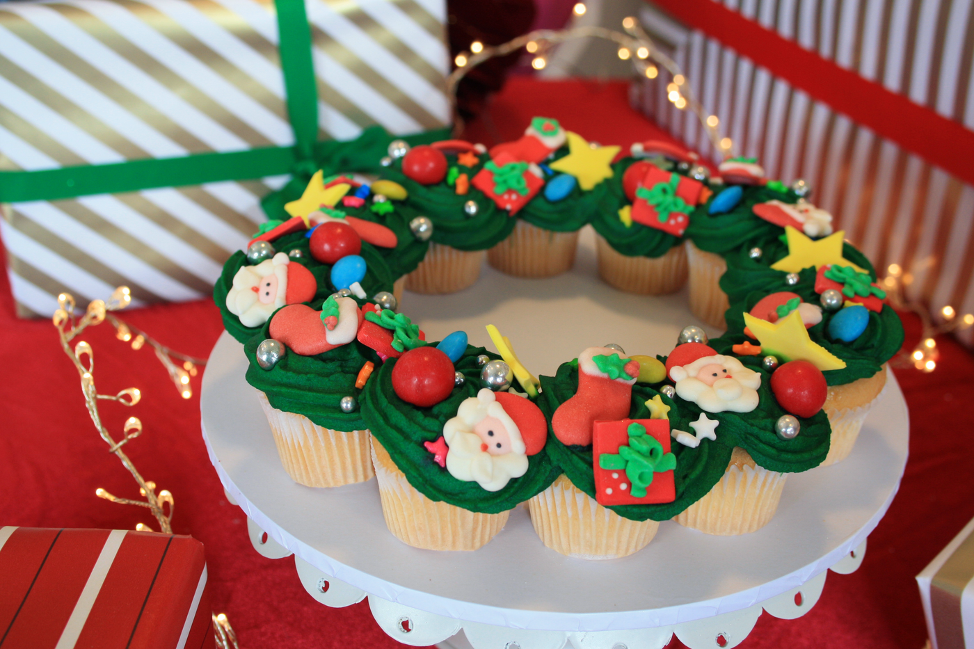 Kitschy Christmas Cupcake Wreath