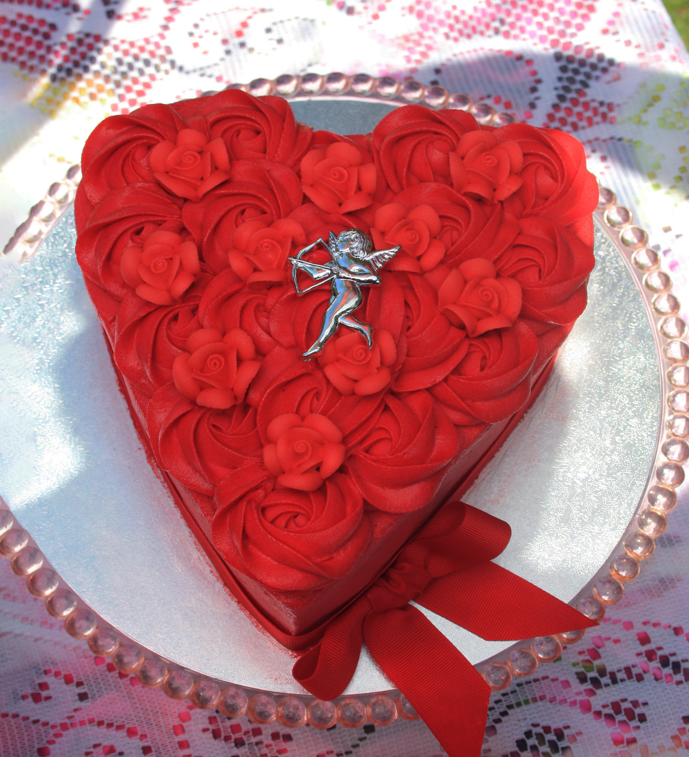 Valentines Day Collection '24 - Cupids Bow Cake