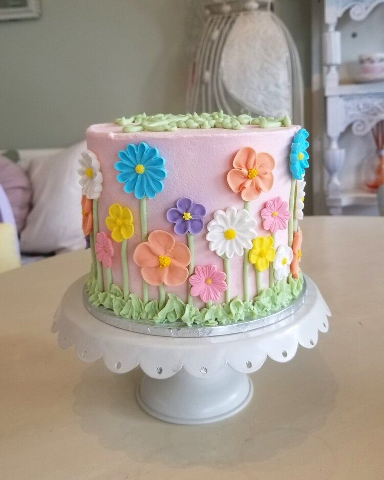 Flower Chain Cake - My Little Cupcake
